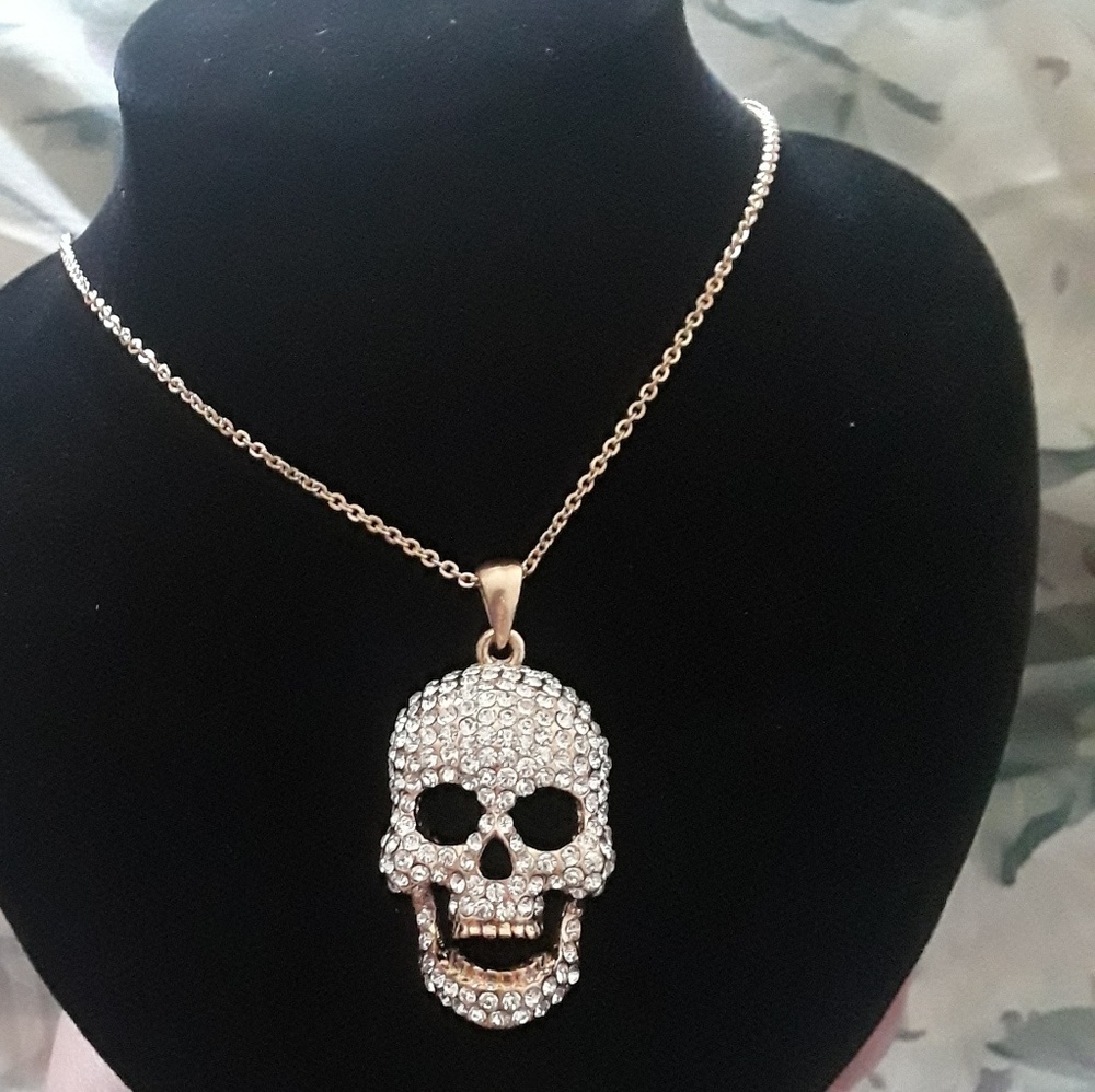 GOLDTONE CRYSTAL SKULL NECKLACE MOVEABLE JAW